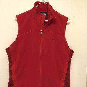 Men’s Patagonia fleece vest